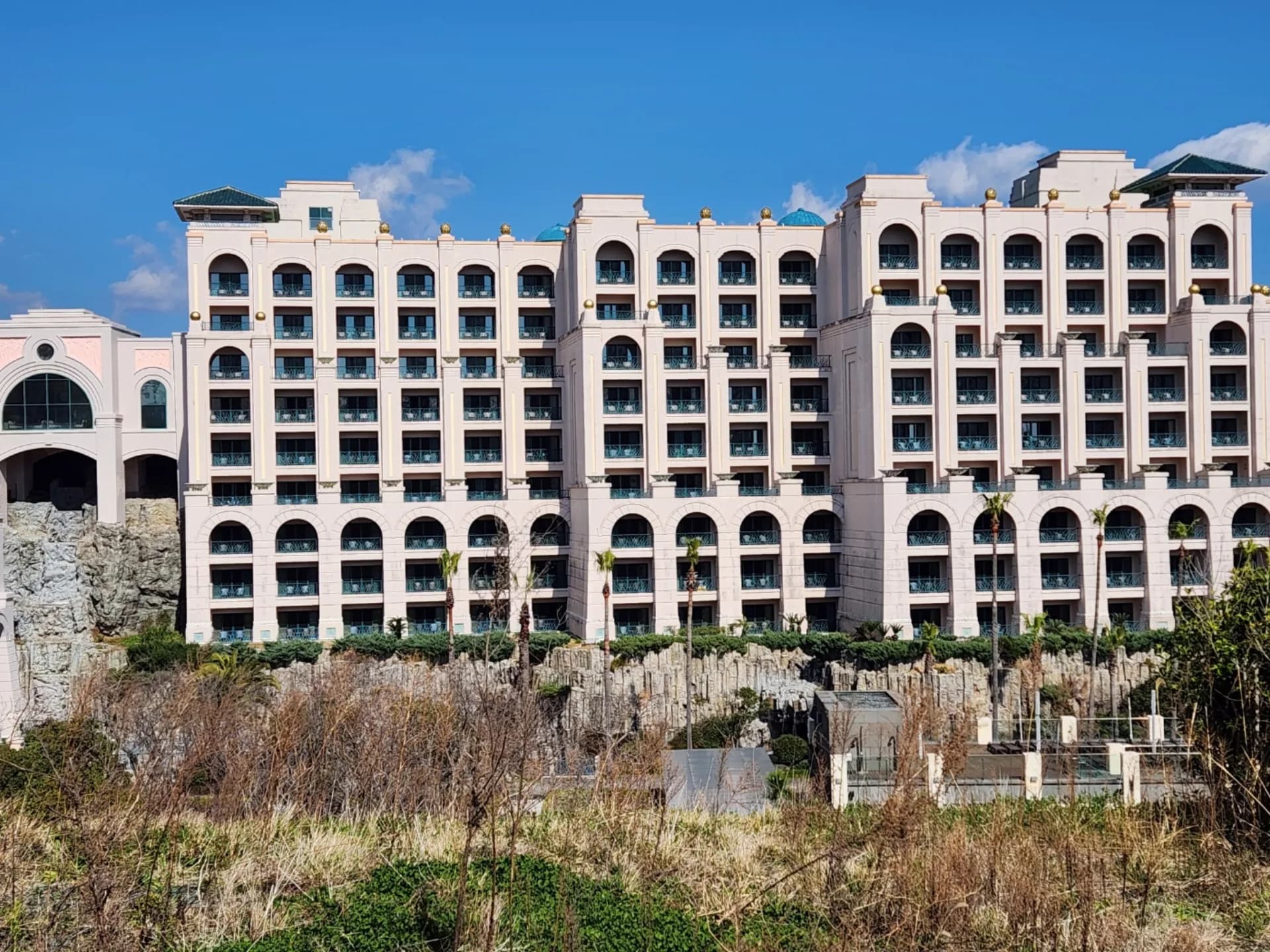 ㈜호텔롯데 롯데호텔제주 본·별관 외벽 마감재 개선공사 작업 사진 4